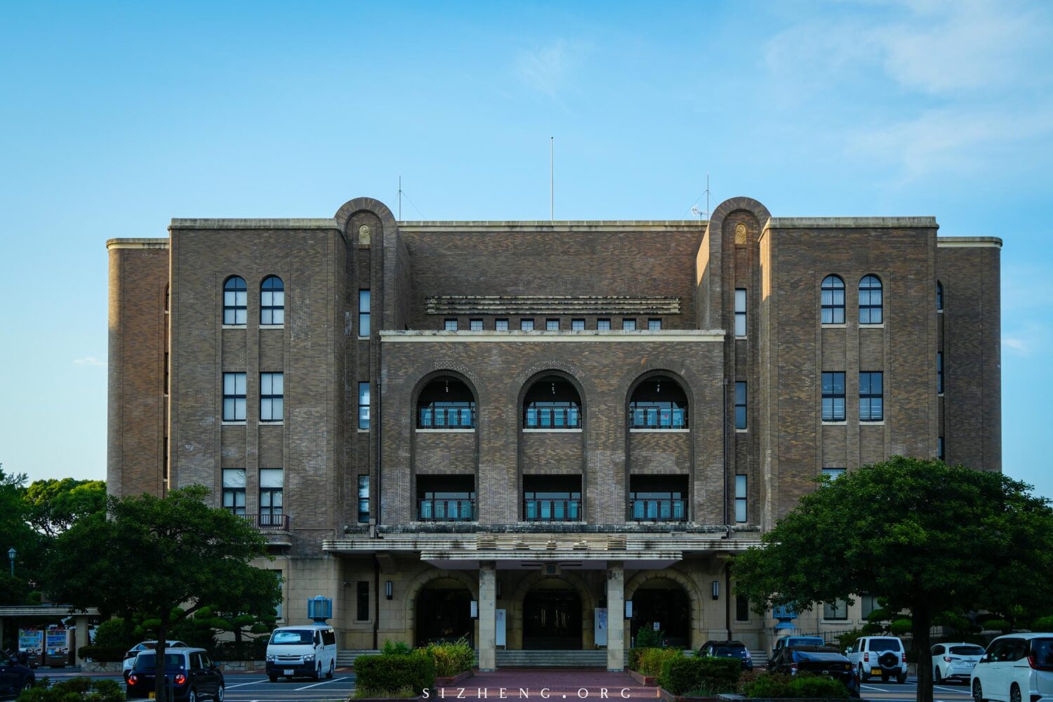 名古屋市公会堂（岡谷鋼機名古屋公会堂）