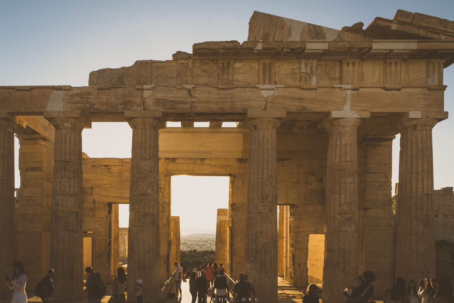 Propylaea / 山门